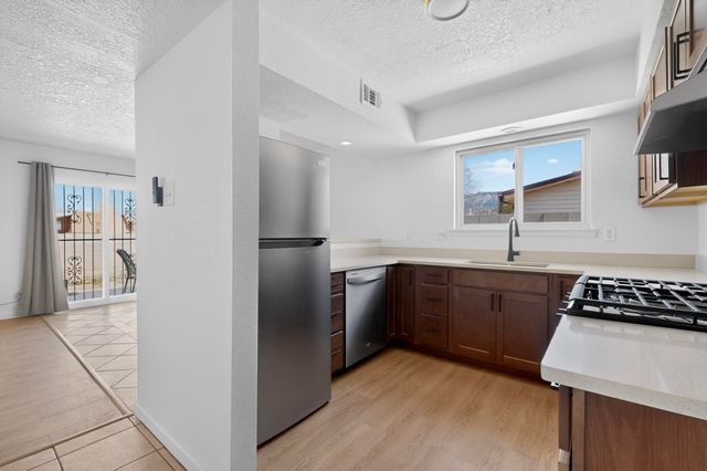 5005 Goldenthread Drive NE, Albuquerque, NM 87113