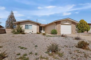 5005 Goldenthread Drive NE, Albuquerque, NM 87113