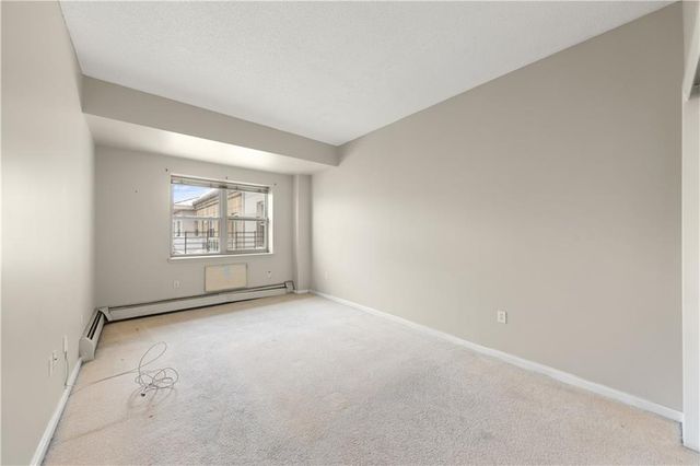 260 Beach 81st St Apt 6V, New York City, NY 11693