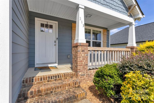 313 Piedmont Avenue, Mount Holly, NC 28120