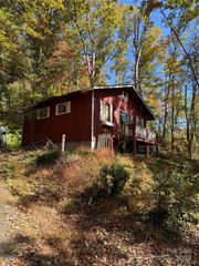 202 Lyndhurst Drive, Hendersonville, NC 28791