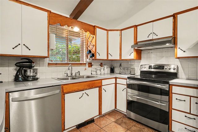 1337 Sharpe Place, Longmont, CO 80501