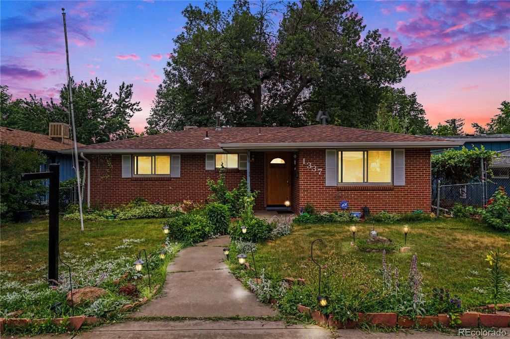 1337 Sharpe Place, Longmont, CO 80501