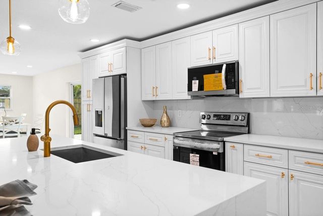 9244 79TH AVENUE, Seminole, FL 33777