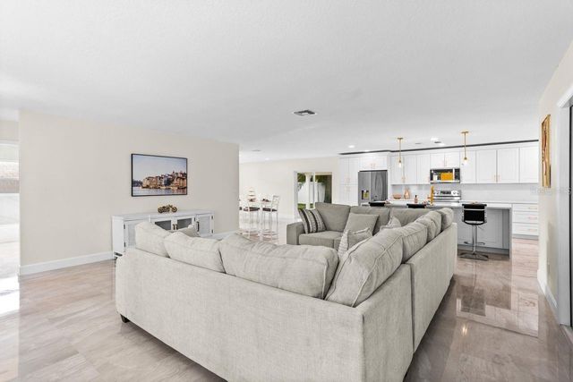 9244 79TH AVENUE, Seminole, FL 33777