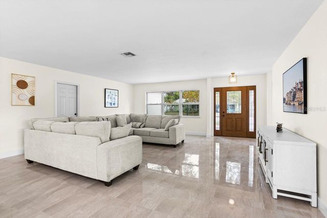 9244 79TH AVENUE, Seminole, FL 33777