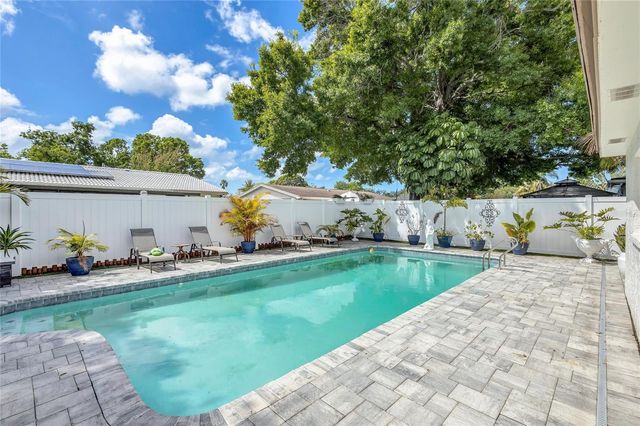 9244 79TH AVENUE, Seminole, FL 33777