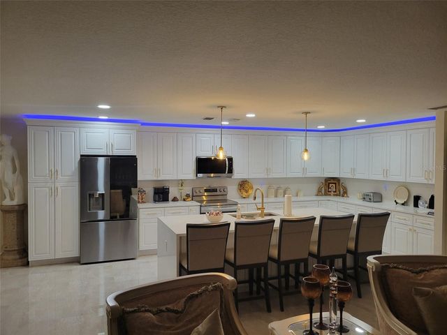 9244 79TH AVENUE, Seminole, FL 33777