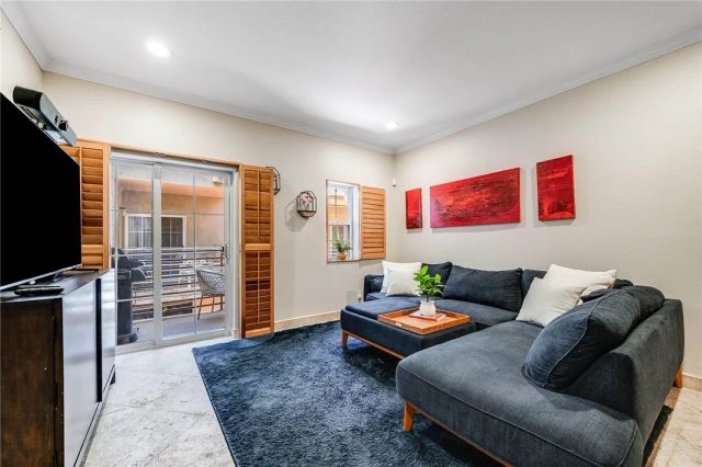 10923 Landale 2, Toluca Lake, CA 91602