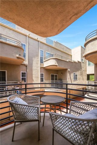 10923 Landale 2, Toluca Lake, CA 91602