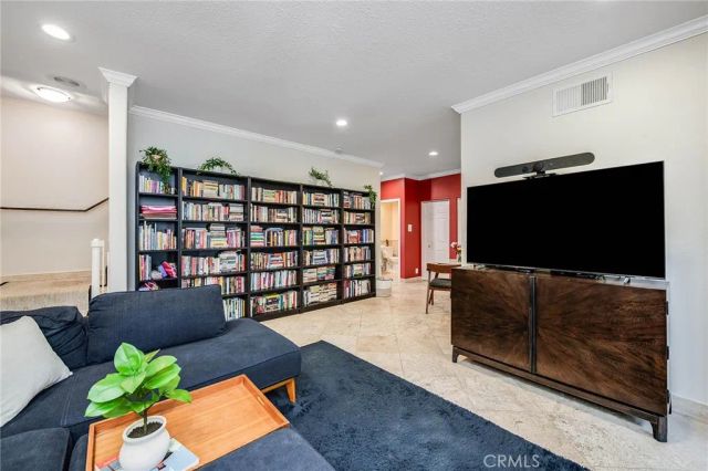 10923 Landale 2, Toluca Lake, CA 91602