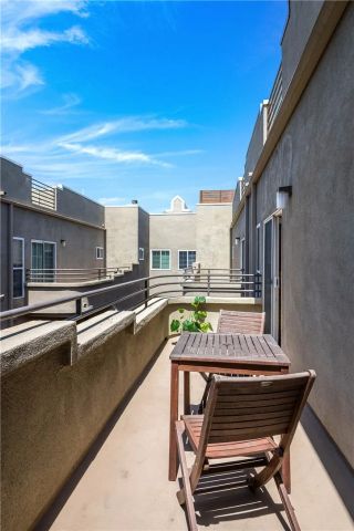 10923 Landale 2, Toluca Lake, CA 91602