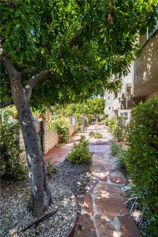 10923 Landale 2, Toluca Lake, CA 91602