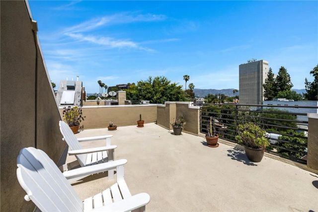 10923 Landale 2, Toluca Lake, CA 91602