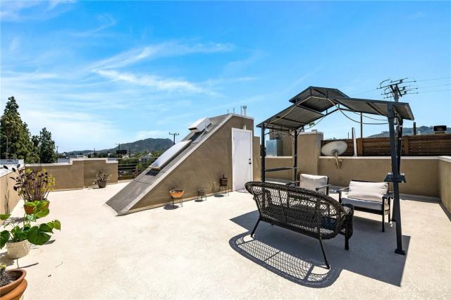 10923 Landale 2, Toluca Lake, CA 91602