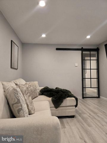 14 ROANOKE CT, Willingboro, NJ 08046