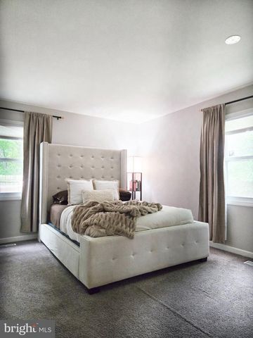14 ROANOKE CT, Willingboro, NJ 08046