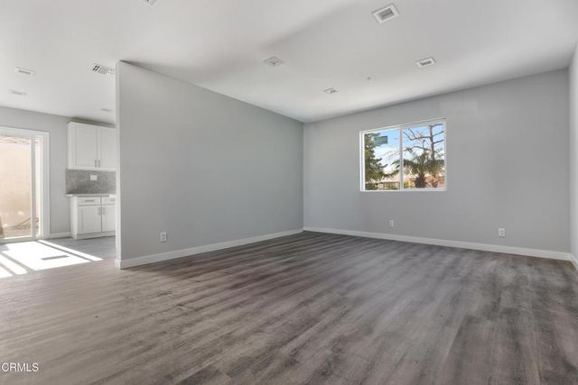 6256 Satsuma Avenue, Los Angeles, CA 91606