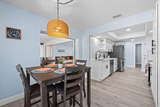 604 MADRID AVENUE, Venice, FL 34285