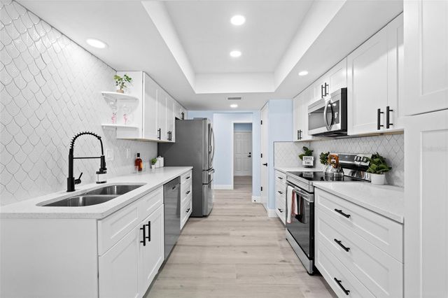 604 MADRID AVENUE, Venice, FL 34285