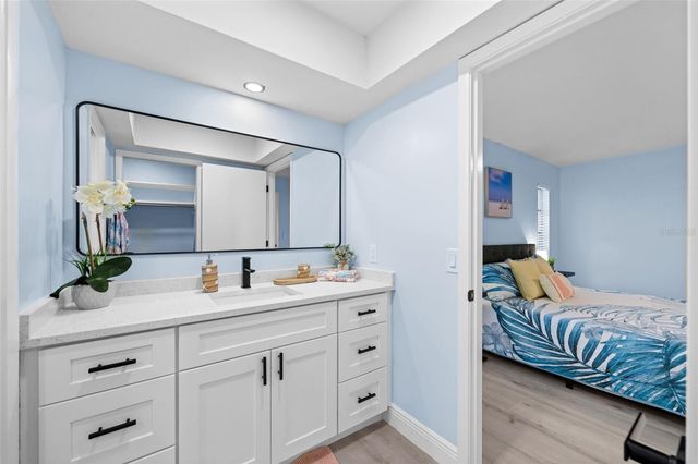 604 MADRID AVENUE, Venice, FL 34285