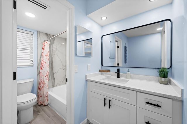 604 MADRID AVENUE, Venice, FL 34285