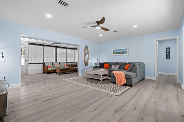 604 MADRID AVENUE, Venice, FL 34285