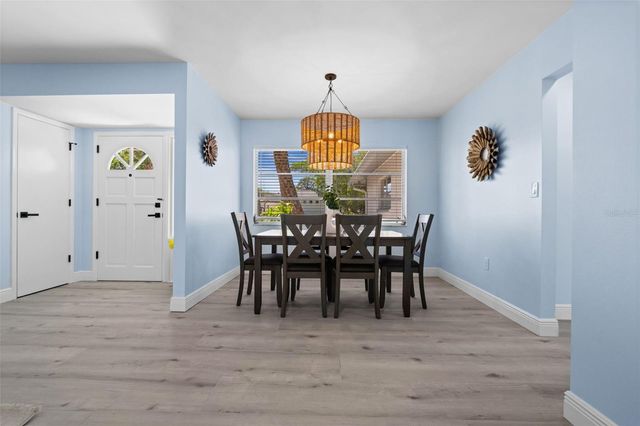 604 MADRID AVENUE, Venice, FL 34285