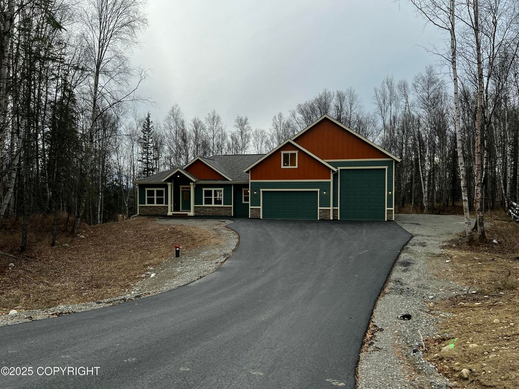 6065 N Radiant Dawn Circle, Palmer, AK 99645