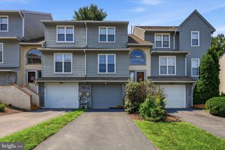 141 KNOLLWOOD CT, Aston, PA 19014