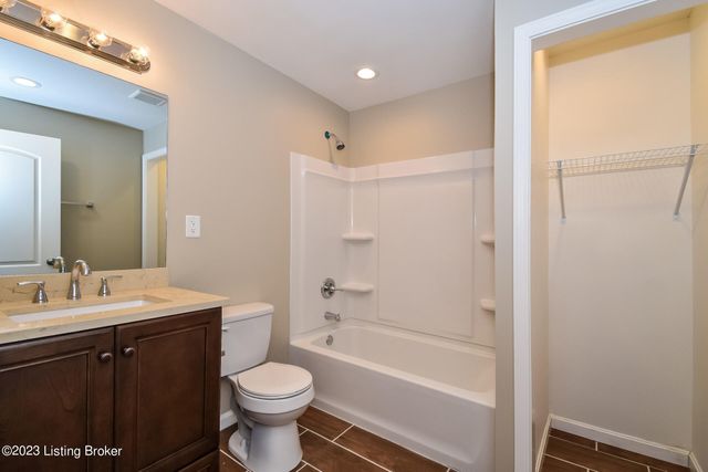 4851 Maryman Rd, Louisville, KY 40258