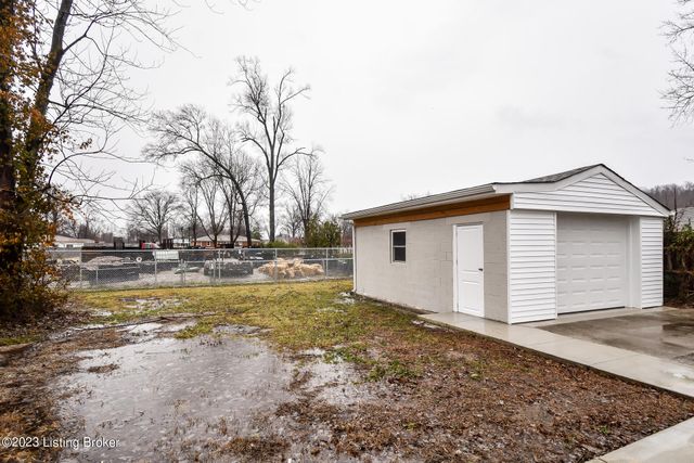 4851 Maryman Rd, Louisville, KY 40258