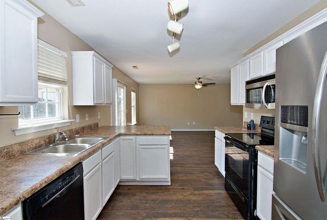 305 N Chestnut Street, Seneca, SC 29678