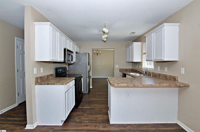 305 N Chestnut Street, Seneca, SC 29678
