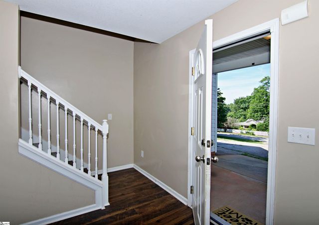 305 N Chestnut Street, Seneca, SC 29678