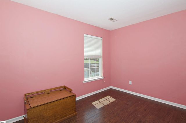 305 N Chestnut Street, Seneca, SC 29678