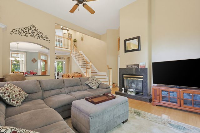 39 Cordaville Rd, Ashland, MA 01721