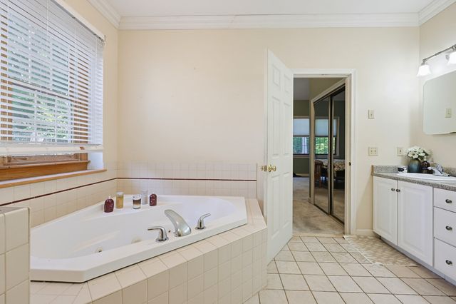 39 Cordaville Rd, Ashland, MA 01721