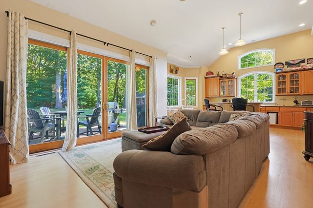 39 Cordaville Rd, Ashland, MA 01721