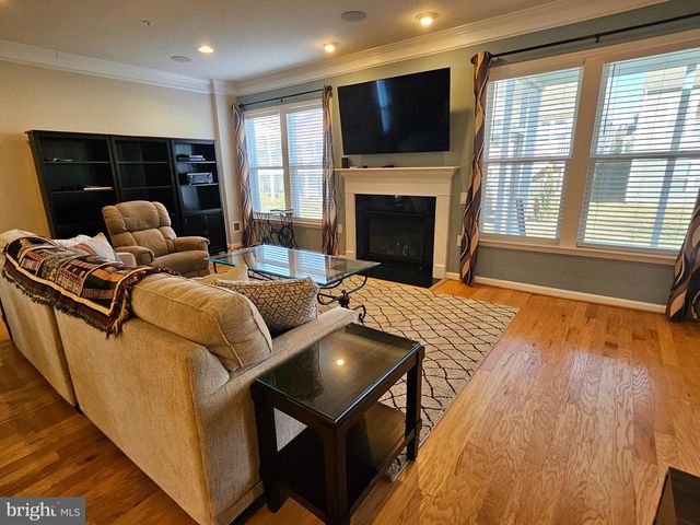 18 FENWICK DR, Fredericksburg, VA 22406