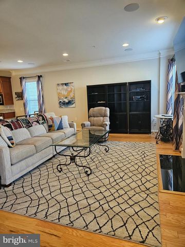 18 FENWICK DR, Fredericksburg, VA 22406