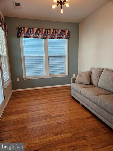 18 FENWICK DR, Fredericksburg, VA 22406