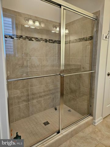 18 FENWICK DR, Fredericksburg, VA 22406