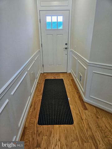 18 FENWICK DR, Fredericksburg, VA 22406