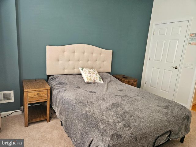 18 FENWICK DR, Fredericksburg, VA 22406