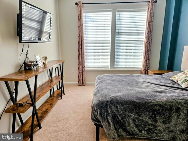 18 FENWICK DR, Fredericksburg, VA 22406