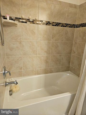 18 FENWICK DR, Fredericksburg, VA 22406