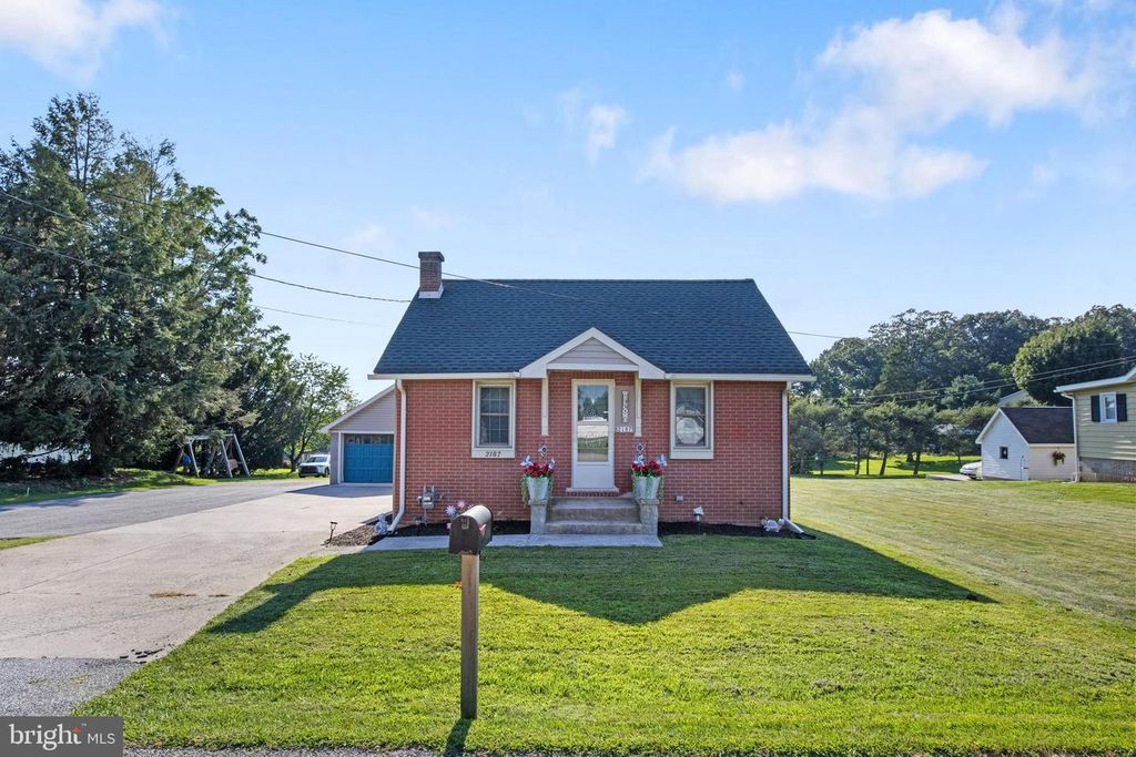 2187 GRANDVIEW RD, Hanover, PA 17331