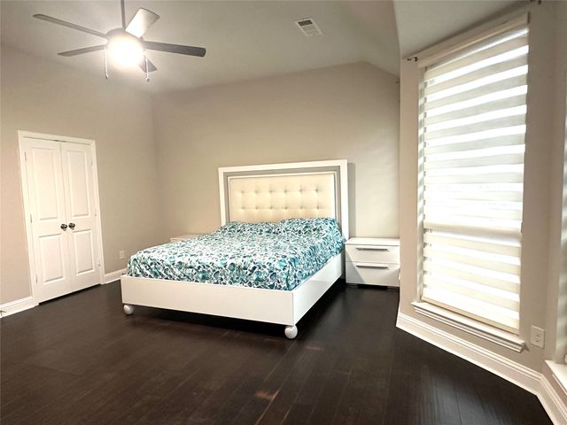 408 Palamedes Street, Lewisville, TX 75056