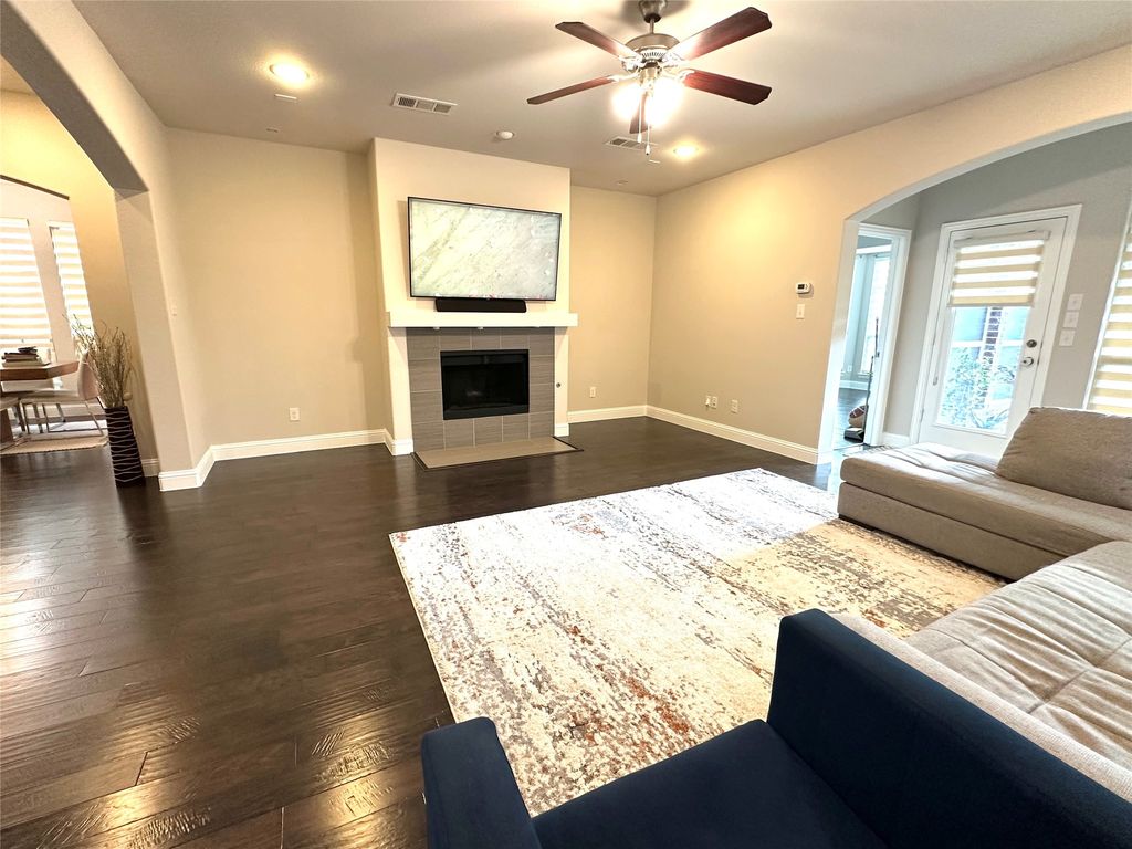 408 Palamedes Street, Lewisville, TX 75056